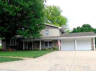 1001 Settlers Ln, Denison, IA 51442