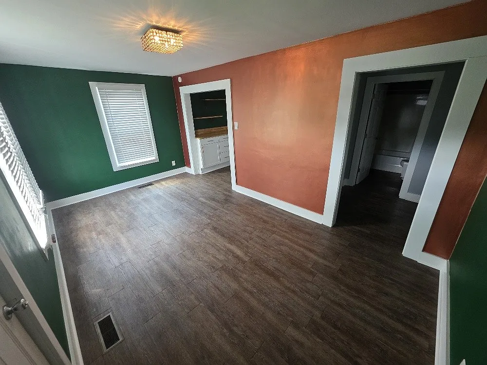 3 bed, 2.0 bath, 1008 sqft, $1,895 — Photo 2