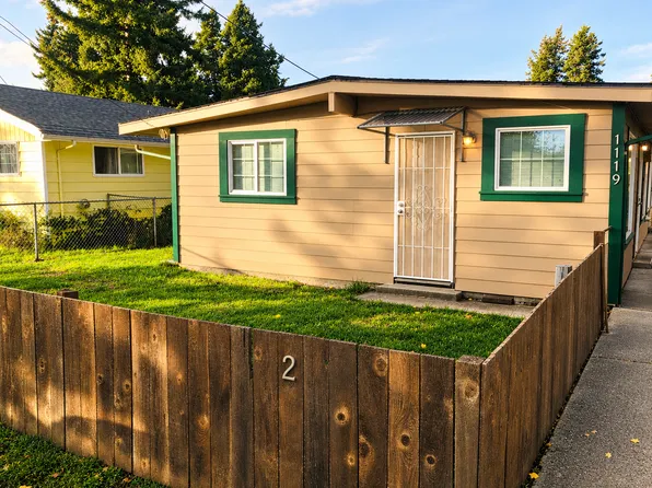 1119 9th St APT 2, Marysville, WA 98270
