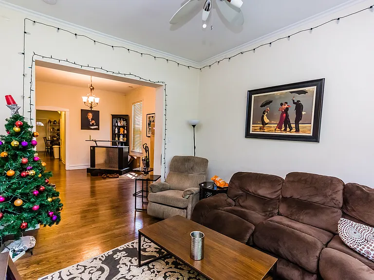 1829 N Hermitage Ave #2 — Photo 2