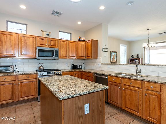 4th image of 7686 W Desert Cactus Way
