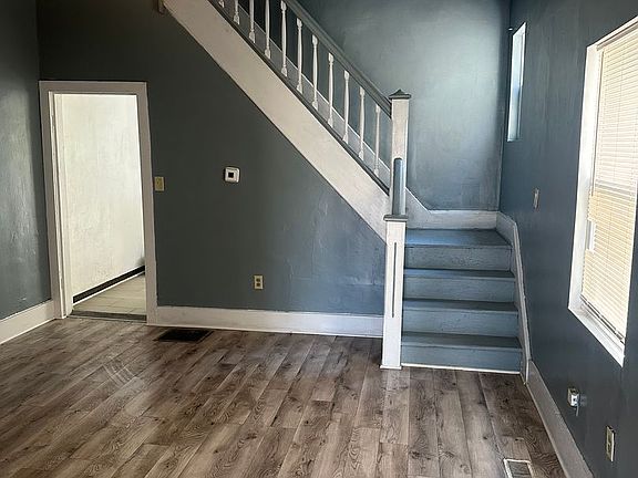 5th image of 31 & 33 E Raymond St
