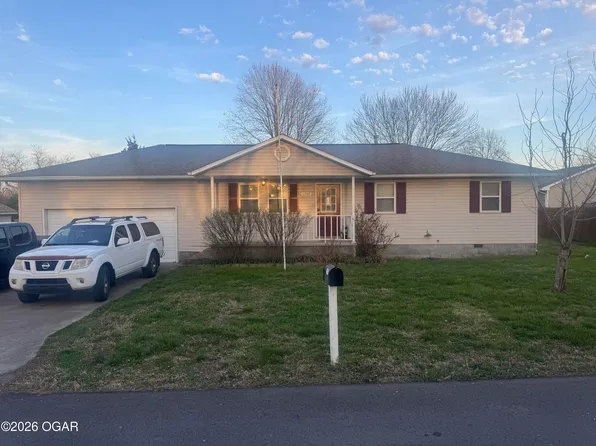 1702 Hidden Ln, Lamar, MO 64759