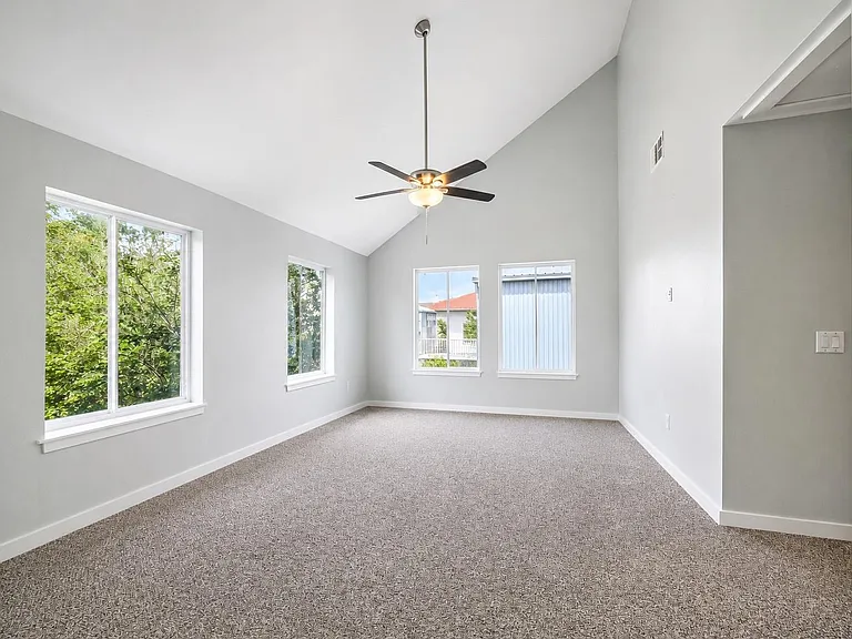 616 Lester St — Photo 21
