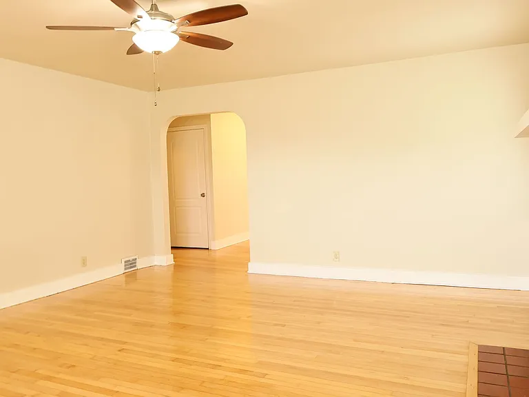 1426 Silver St — Photo 5