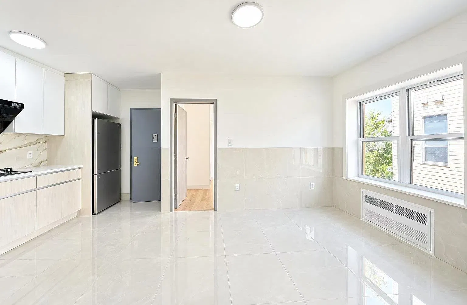 3 bed, 850 sqft, $2,900 — Photo 4