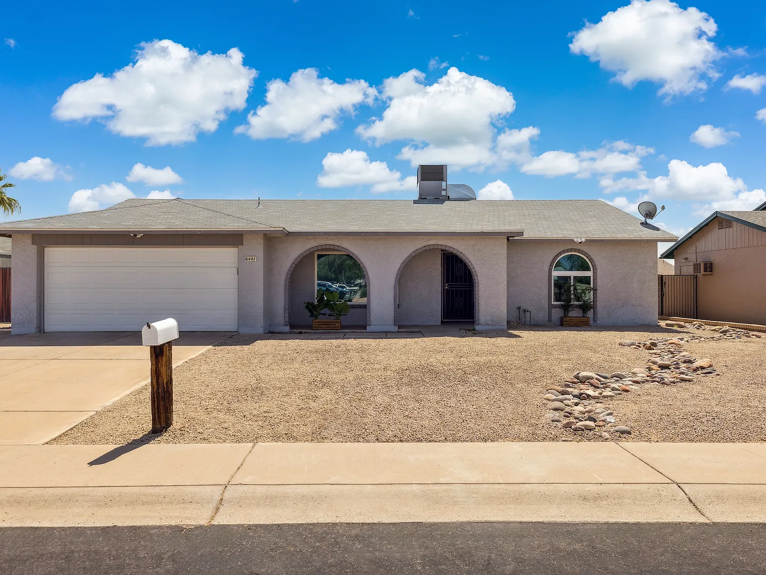 3 bed, 1800 sqft, $4,994 — Photo 2