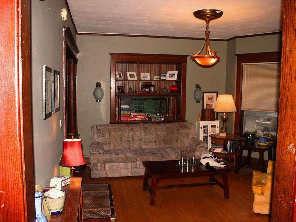 1st image of 1118 7th St SE APT 1