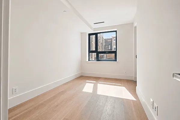 Bedroom, photo 2