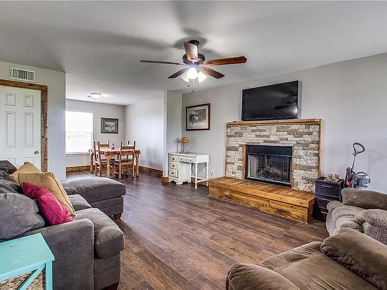 3330 FM 2931 — Photo 15