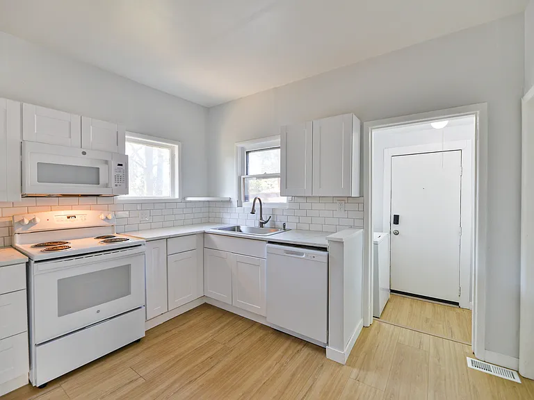 1214 W Providence Ave — Photo 12
