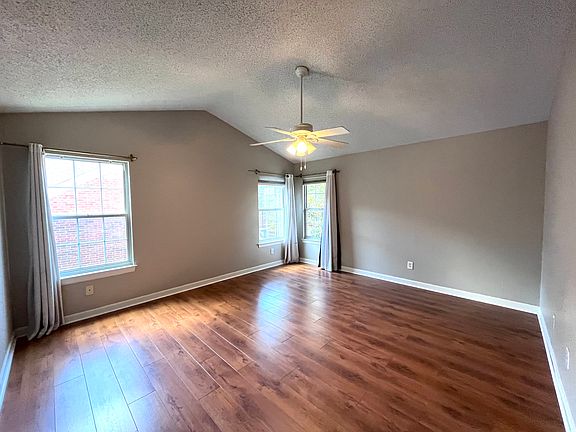 4th image of 1632 Yaggi Dr