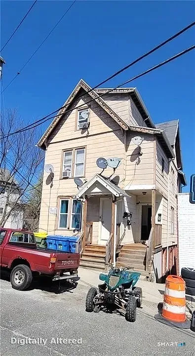 8 Lawrence St