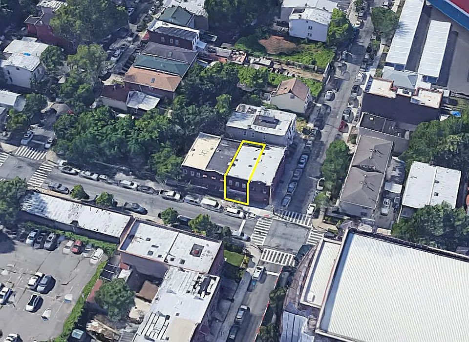 2nd image of 416 Glenmore Ave