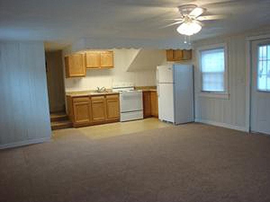 2nd image of 601 College Ave APT 4