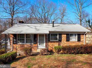 18912 White Oak Dr, Triangle, VA 22172