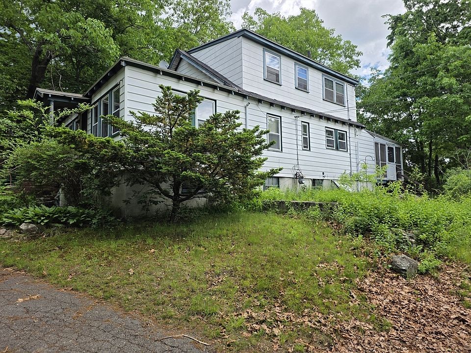 2nd image of 131 Rand St