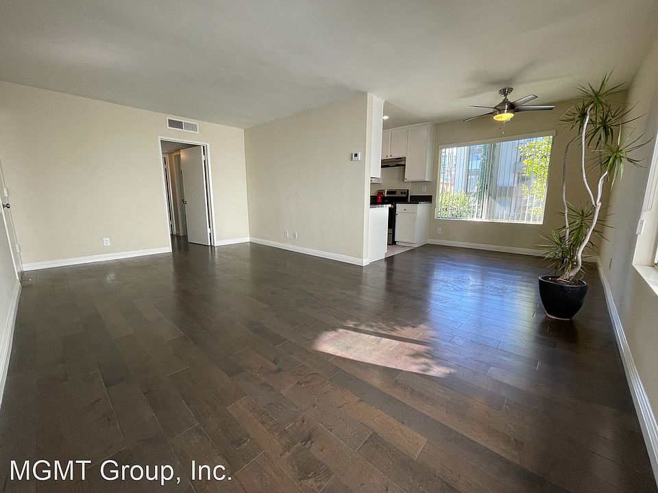 1st image of 1208 N Olive Dr #209