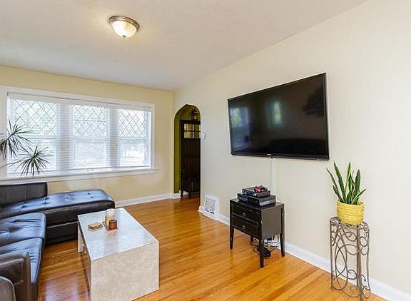 5th image of 5537 Neosho St