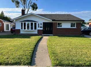 2804 Dunlop St, Trenton, MI 48183