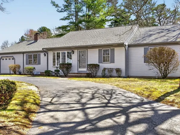 493 Prince Hinckley Rd, Barnstable, MA 02630