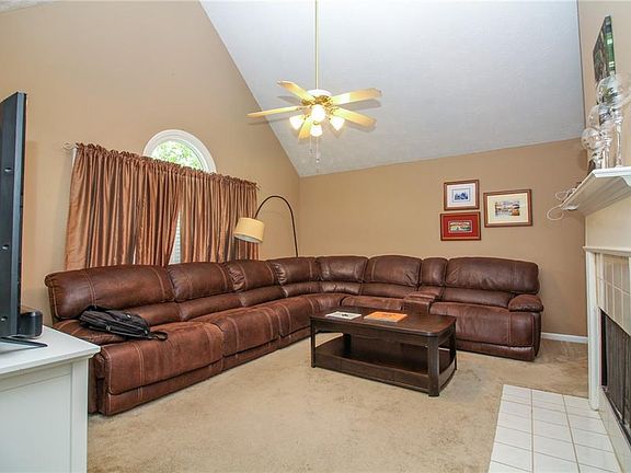 4th image of 555 Lee Road 508