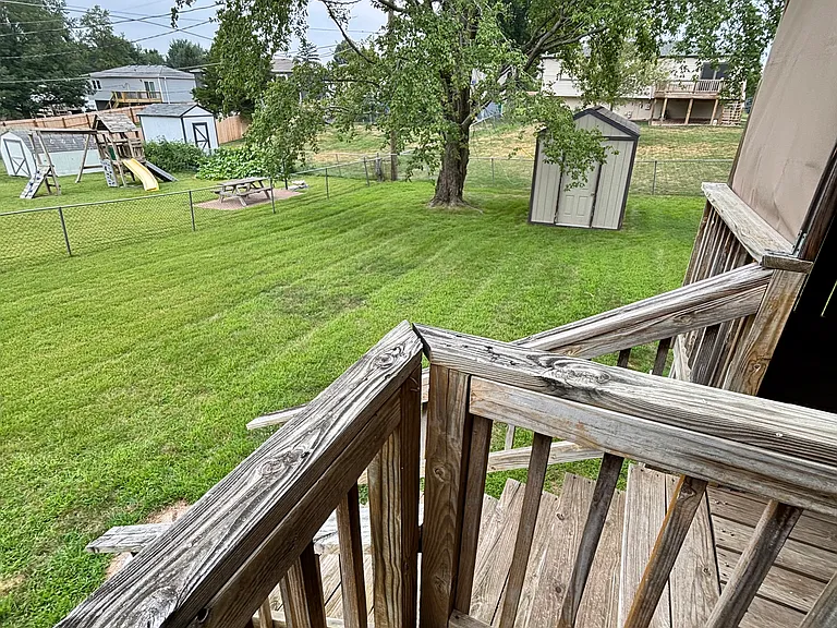 480 Valley Dr — Photo 16