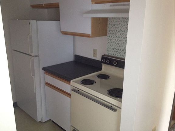 Full size stove and refrigerator