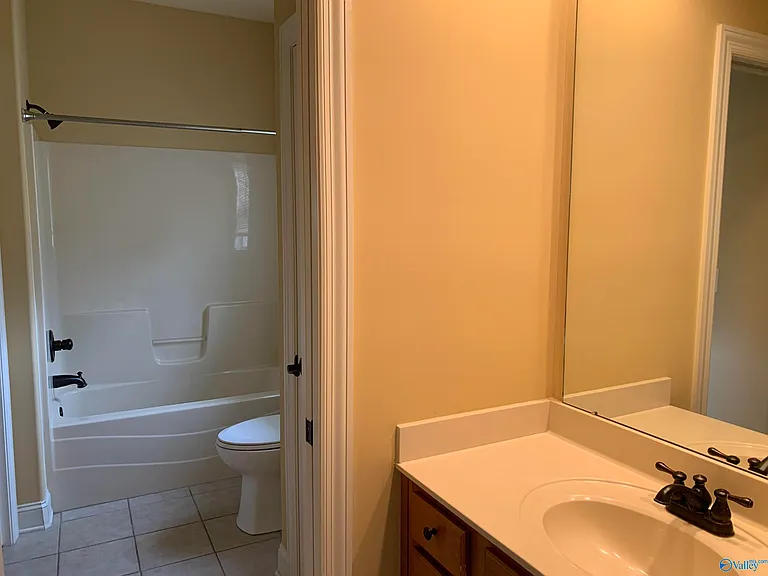 100 Mayfair Ct — Photo 29