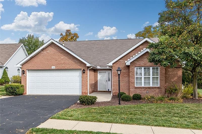 1st image of 300 Carriage Dr