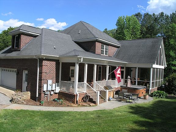2nd image of 370 Overlook Dr