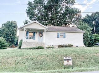 88 Church St, Hanson, KY 42413