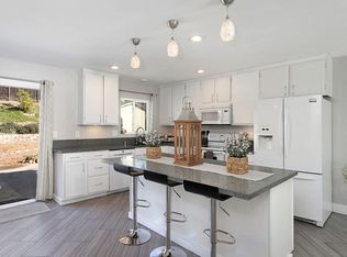 540 Meadow Grove Pl, Escondido, CA 92027