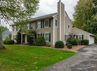 10 Creekside Rd, Hopewell Junction, NY 12533