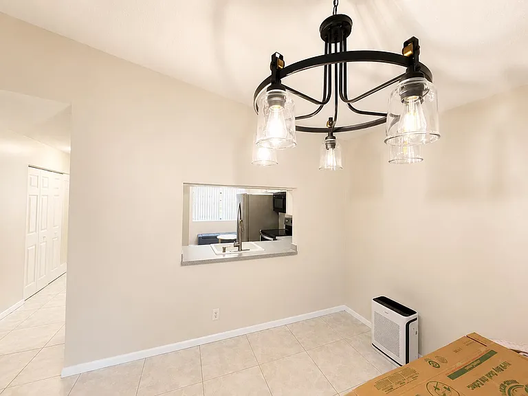 4086 Palm Forest Dr S — Photo 6