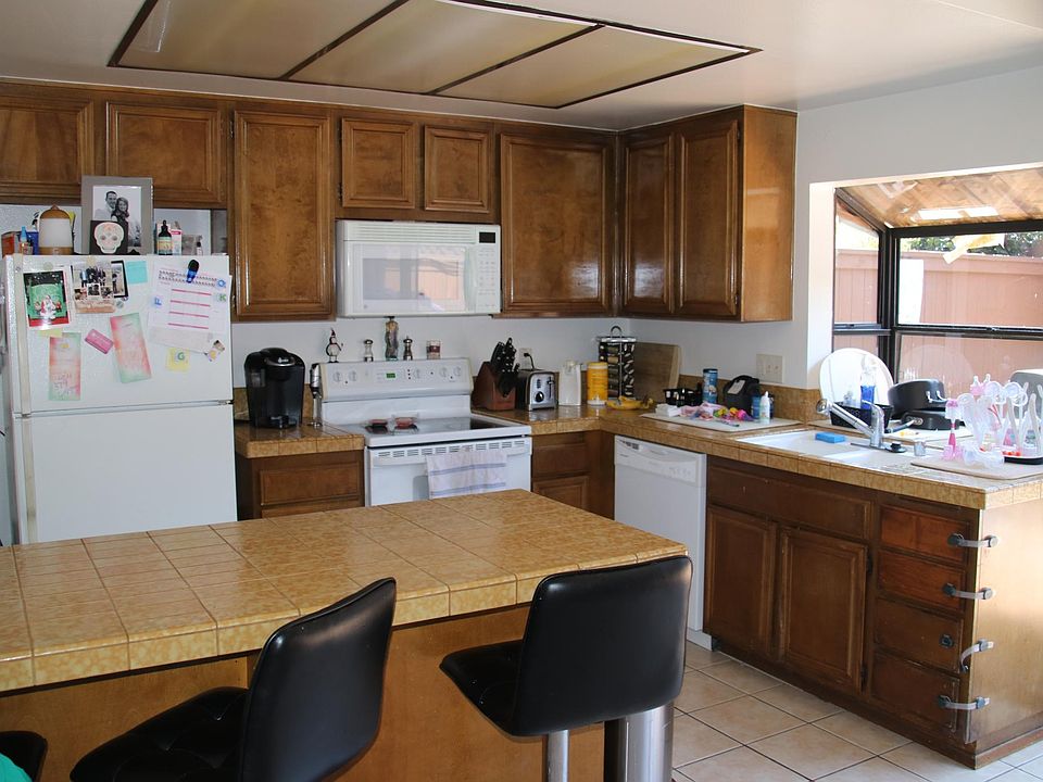 rent does not include refrigerator