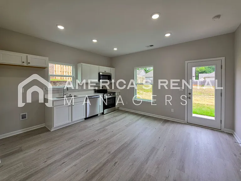 101 Park Dr S — Photo 14