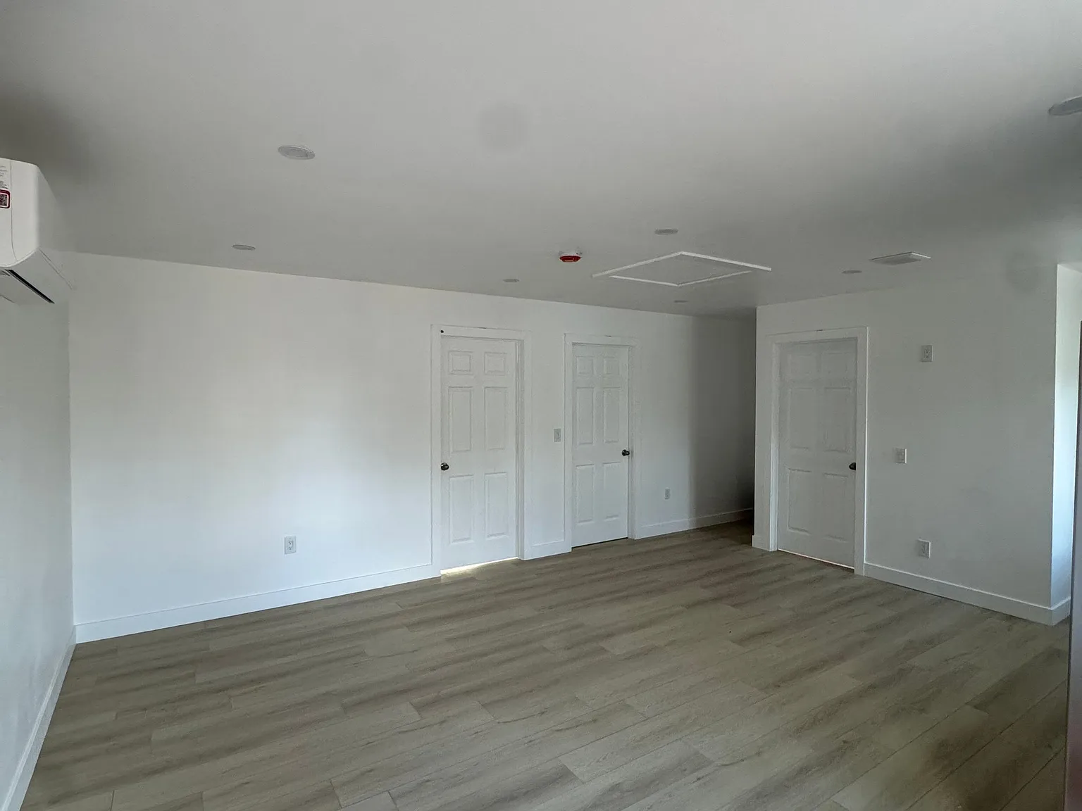 Cozy 2 Bed/2 Bath Home in Downey | Available 09/01 | $3250/mo — Photo 1