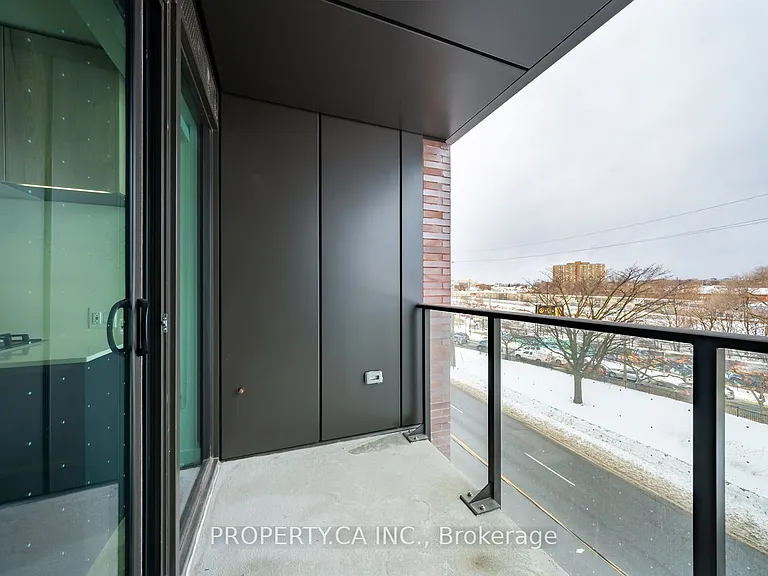 2625 Dundas St W #407 — Photo 8