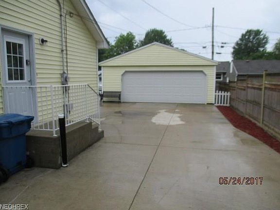 4th image of 662 Sunset Ave