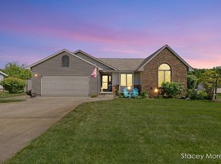 9743 River Rd, Greenville, MI 48838