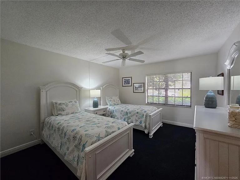 316 NE Edgewater Dr — Photo 19