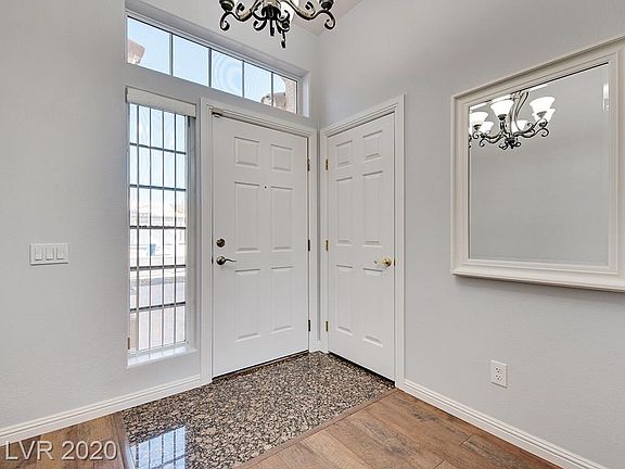 4th image of 4004 Wake Forest Dr
