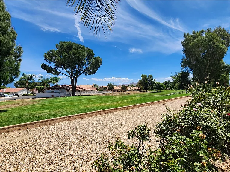 1850 Tamarack Ln — Photo 10