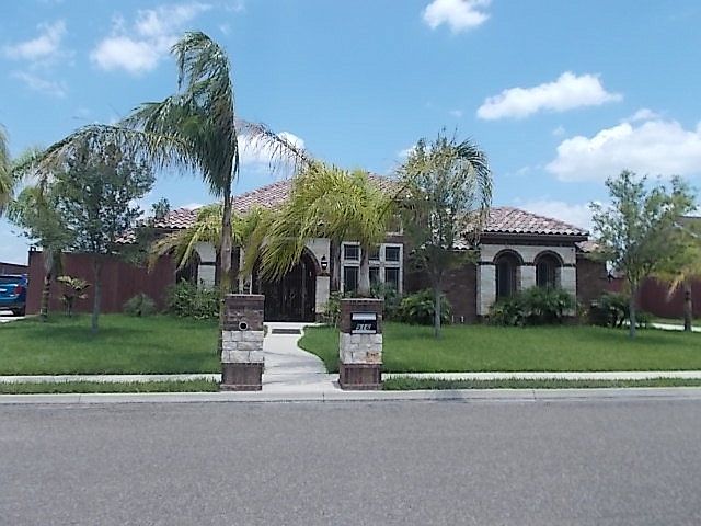 1st image of 916 Pigeon Dr