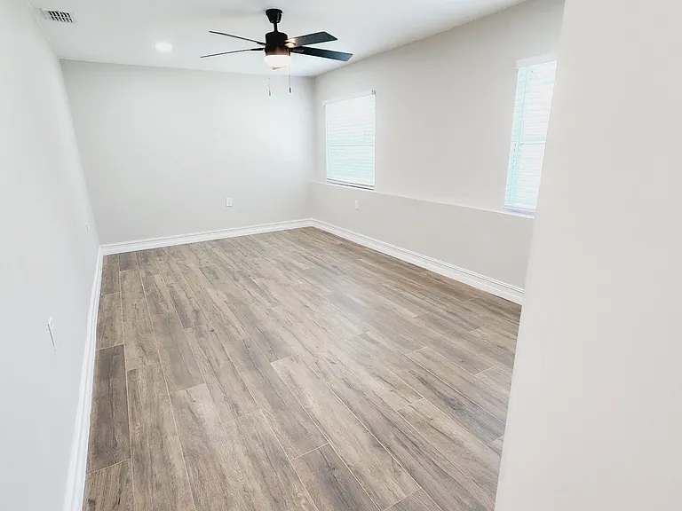 5080 Lake Howell Rd — Photo 11