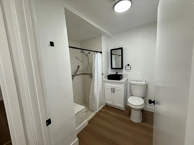 8901 Holmes Ave. - 8901.5 — Photo 2