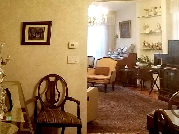 4th image of 68 Marine Ave #1