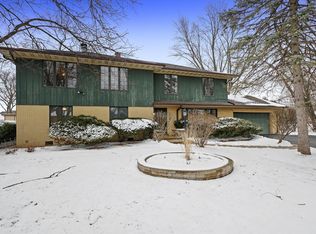 10900 Linn Ct, La Grange Highlands, IL