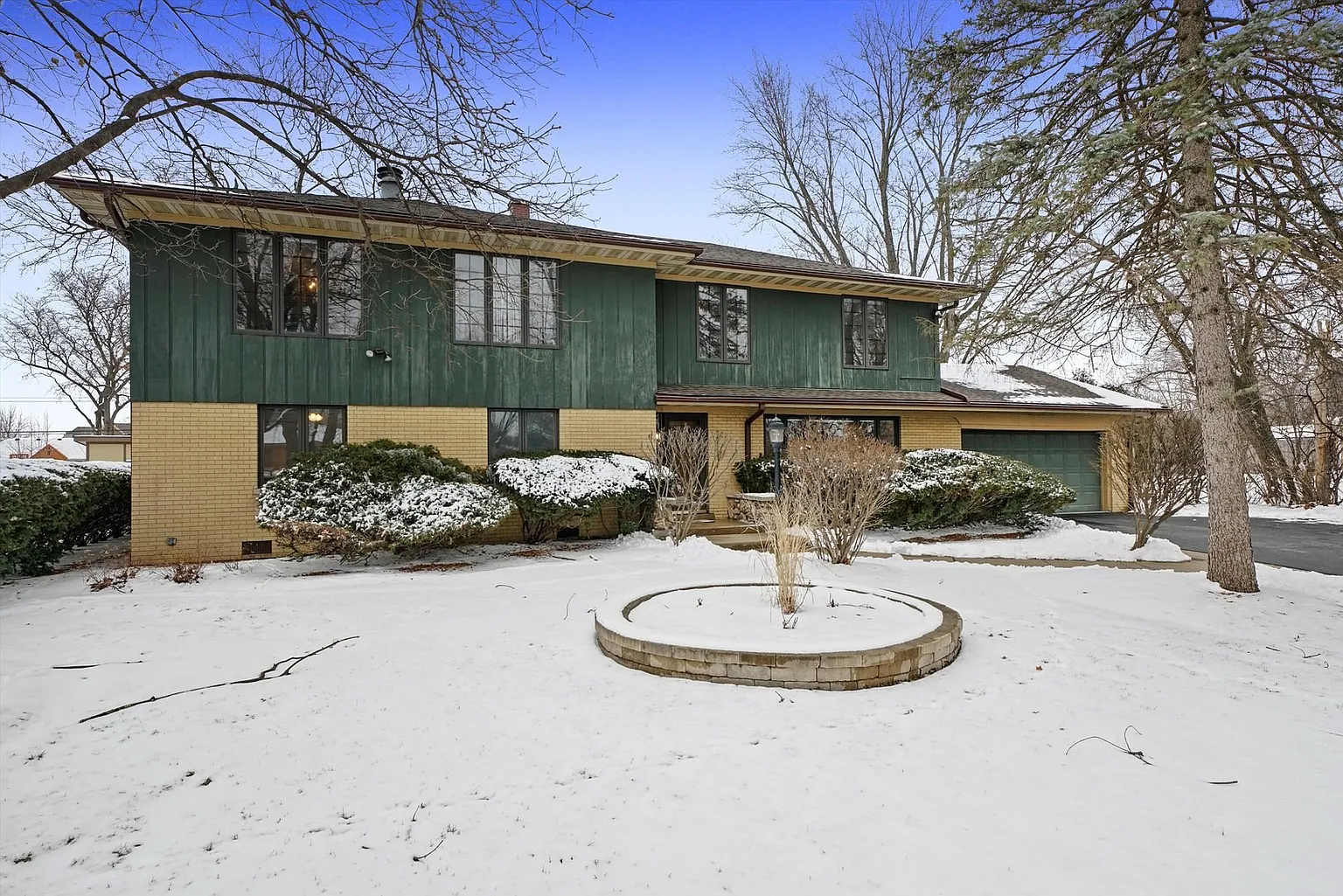 10900 Linn Ct photo 1
